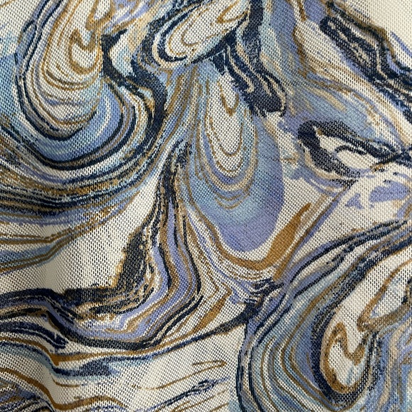 Beautiful swirl patterned top from altar’d state. - Picture 3 of 4